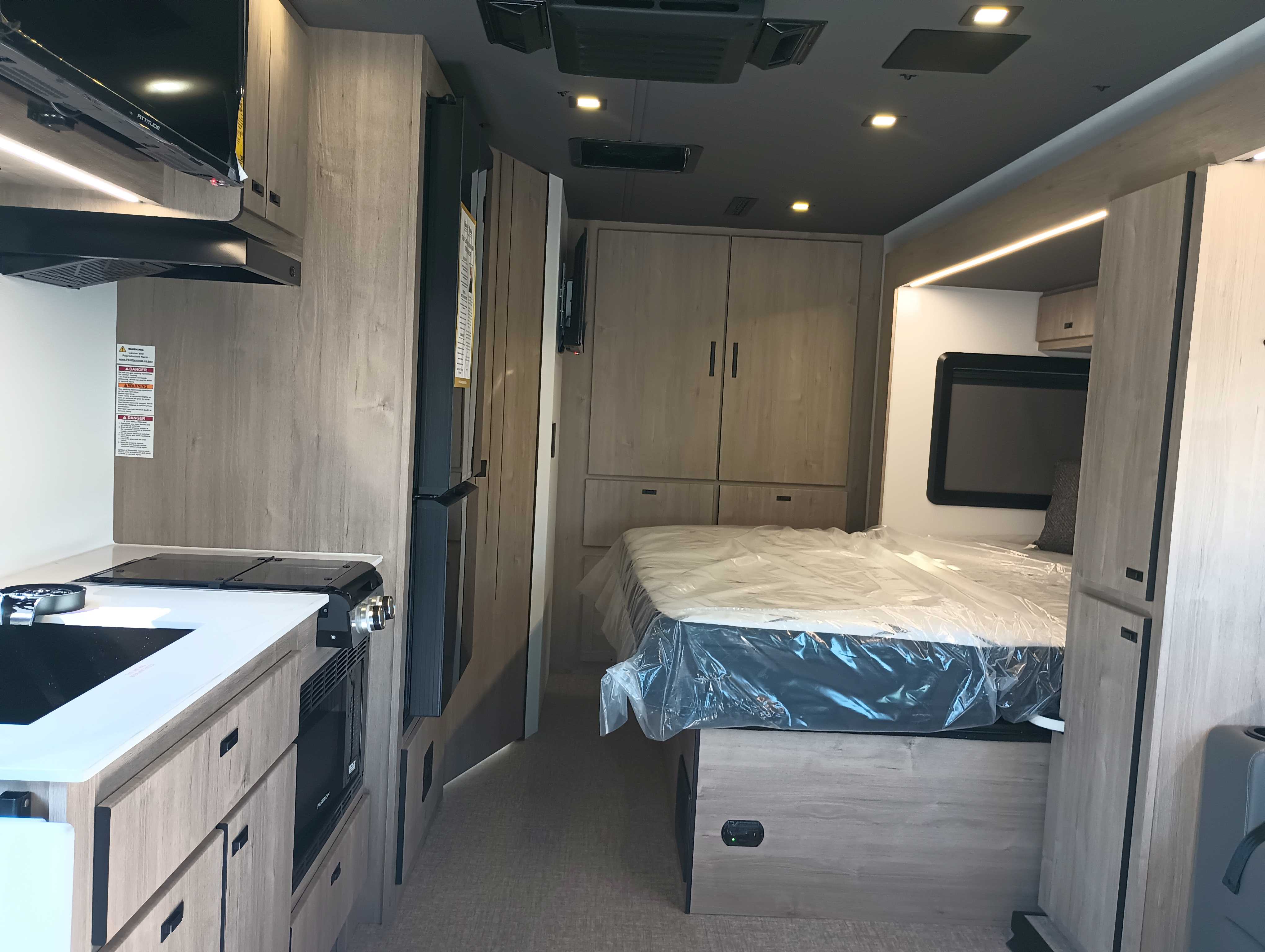 2027 Grand Design Lineage Series M 25FW - Image 7