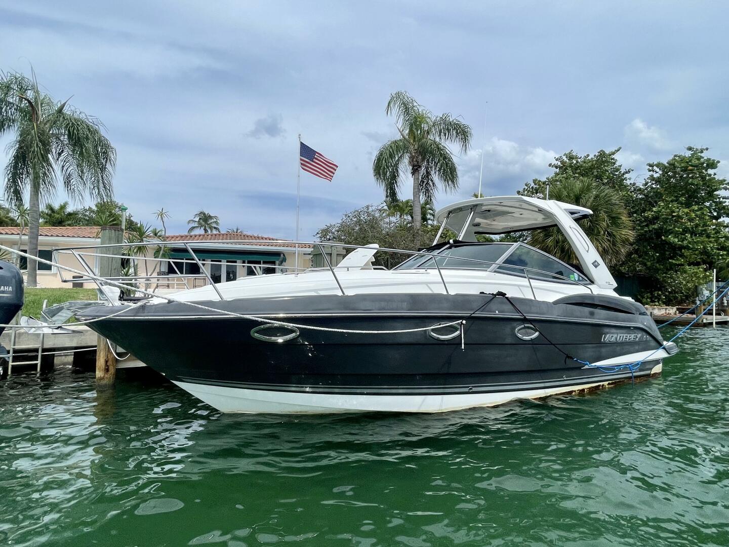 2016 Monterey 335 Sport Yacht - Image 3