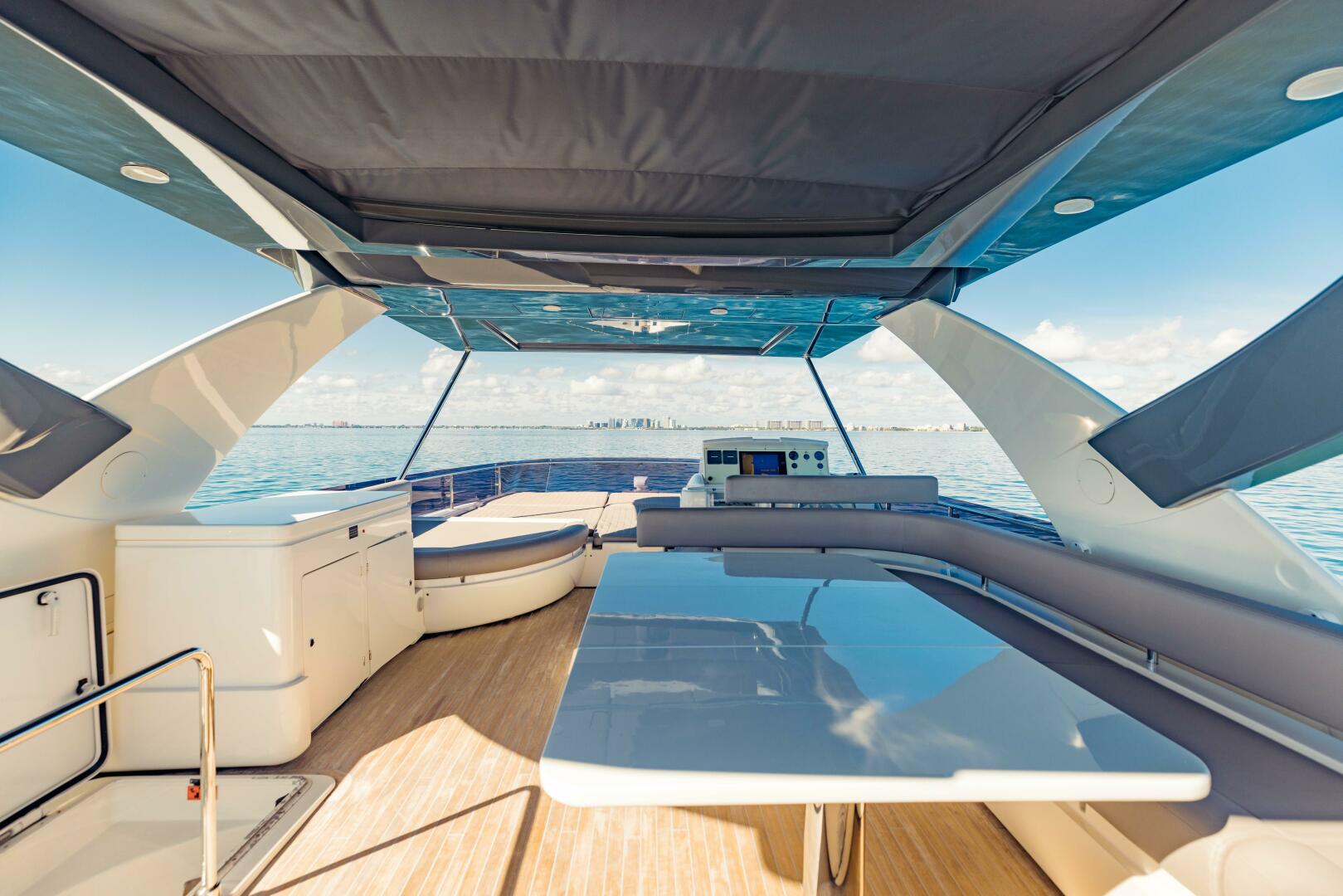 2017 Ferretti Yachts 750 - Image 32