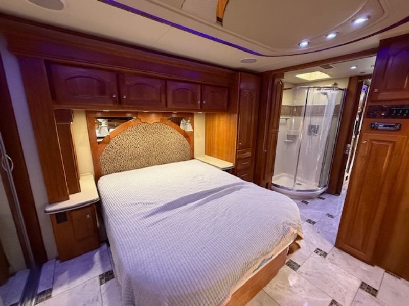 2005 Country Coach Magna 630 45 Rembrandt - Image 22