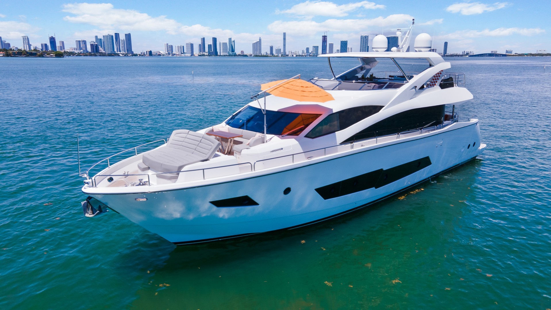 2018 Sunseeker 86 Yacht - Image 3