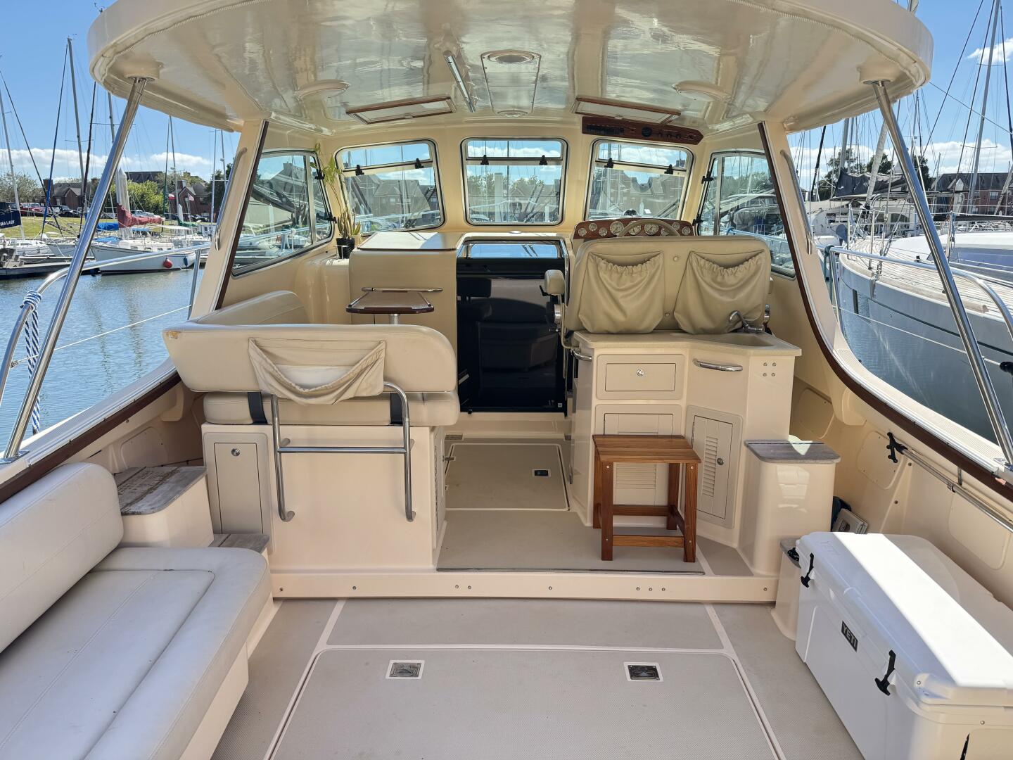 2004 Island Packet 360 Hardtop Express Cruiser - Image 5