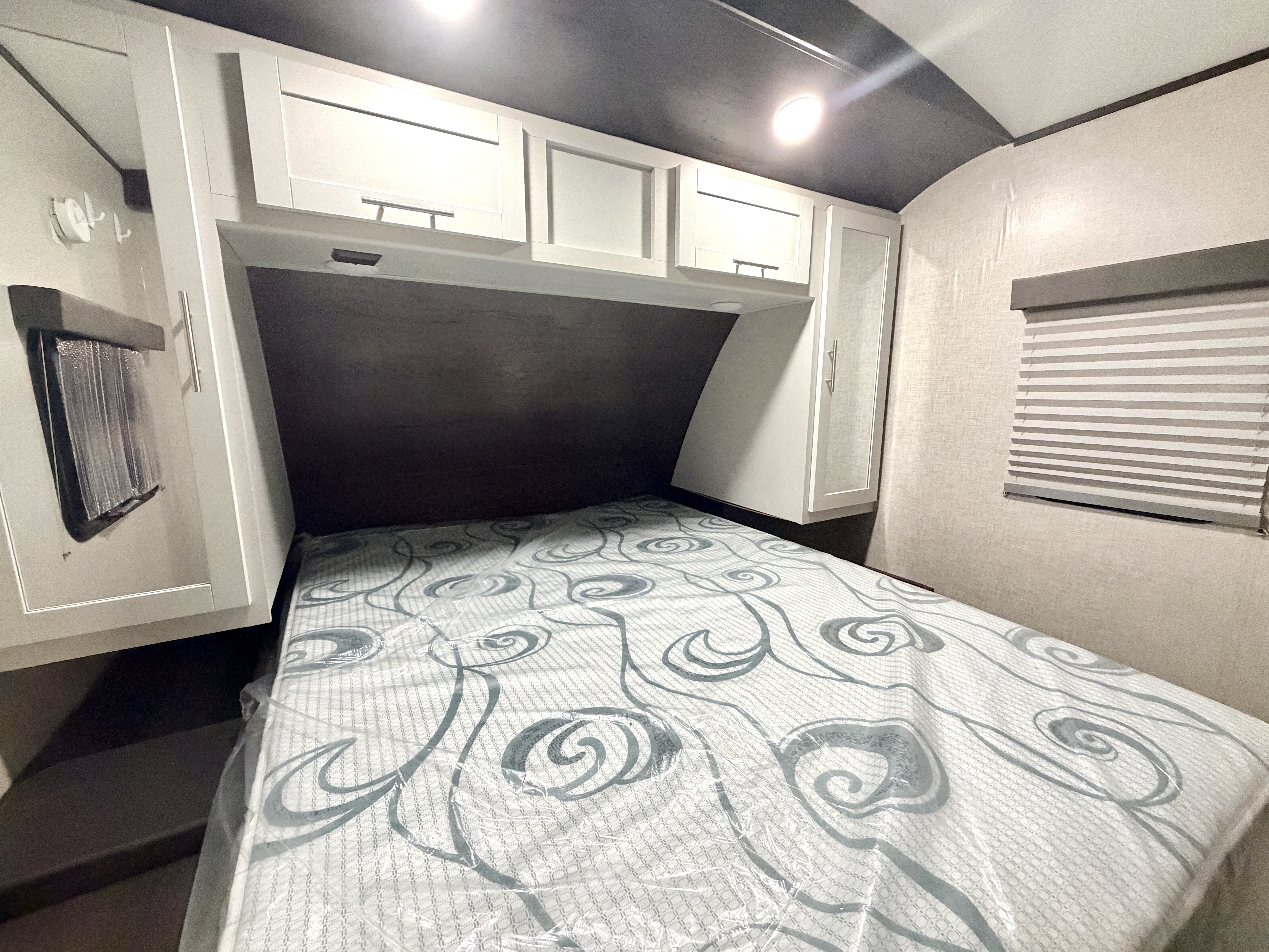 2019 Keystone PREMIER 298BHPR - Image 16