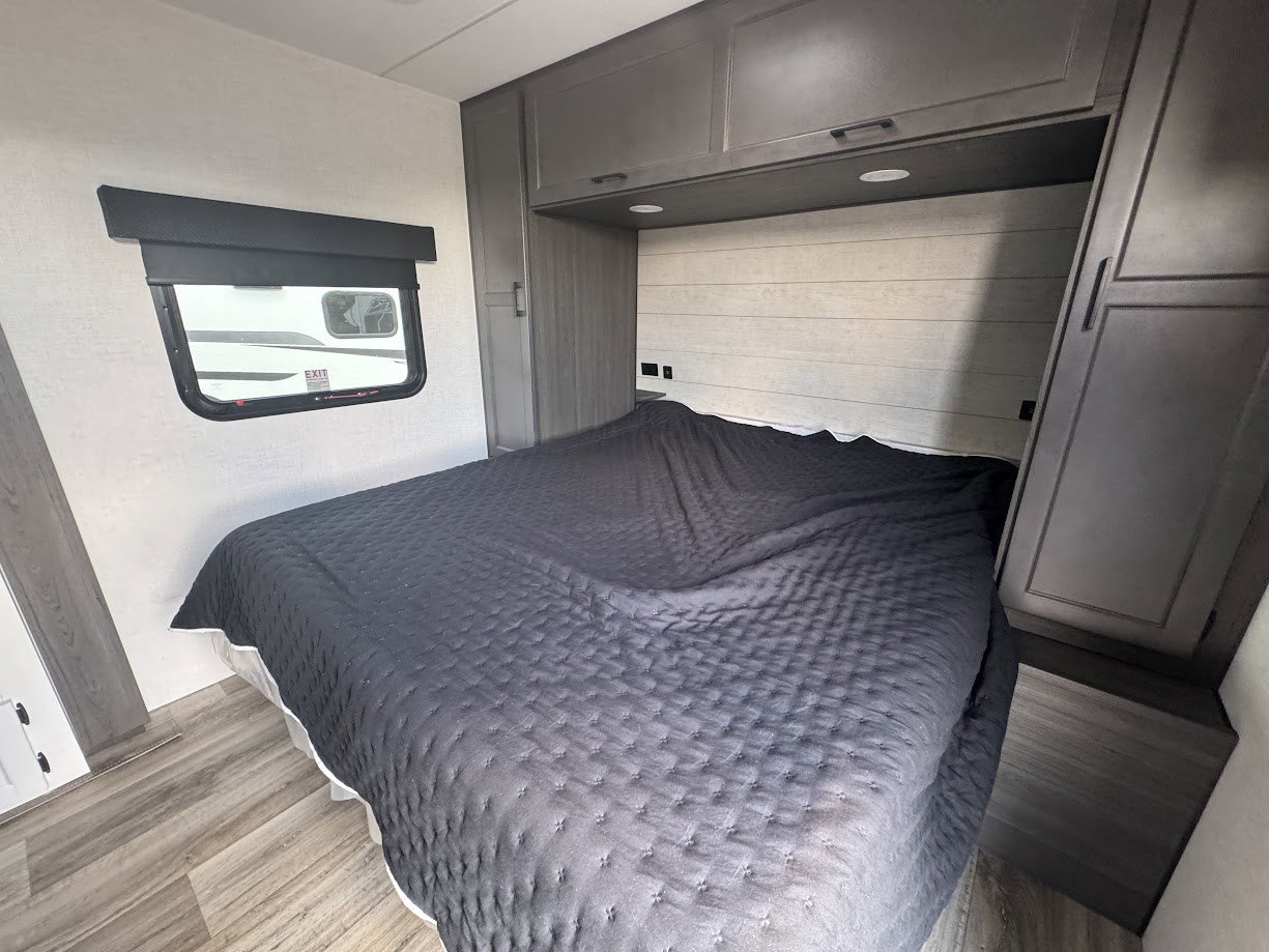2026 VENTURE RV STRATUS 211VBH - Image 36