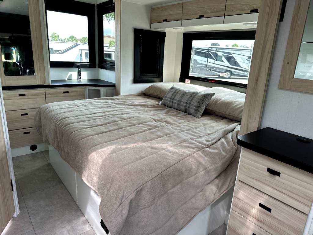 2027 JAYCO MELBOURNE PRESTIGE 25LP - Image 11