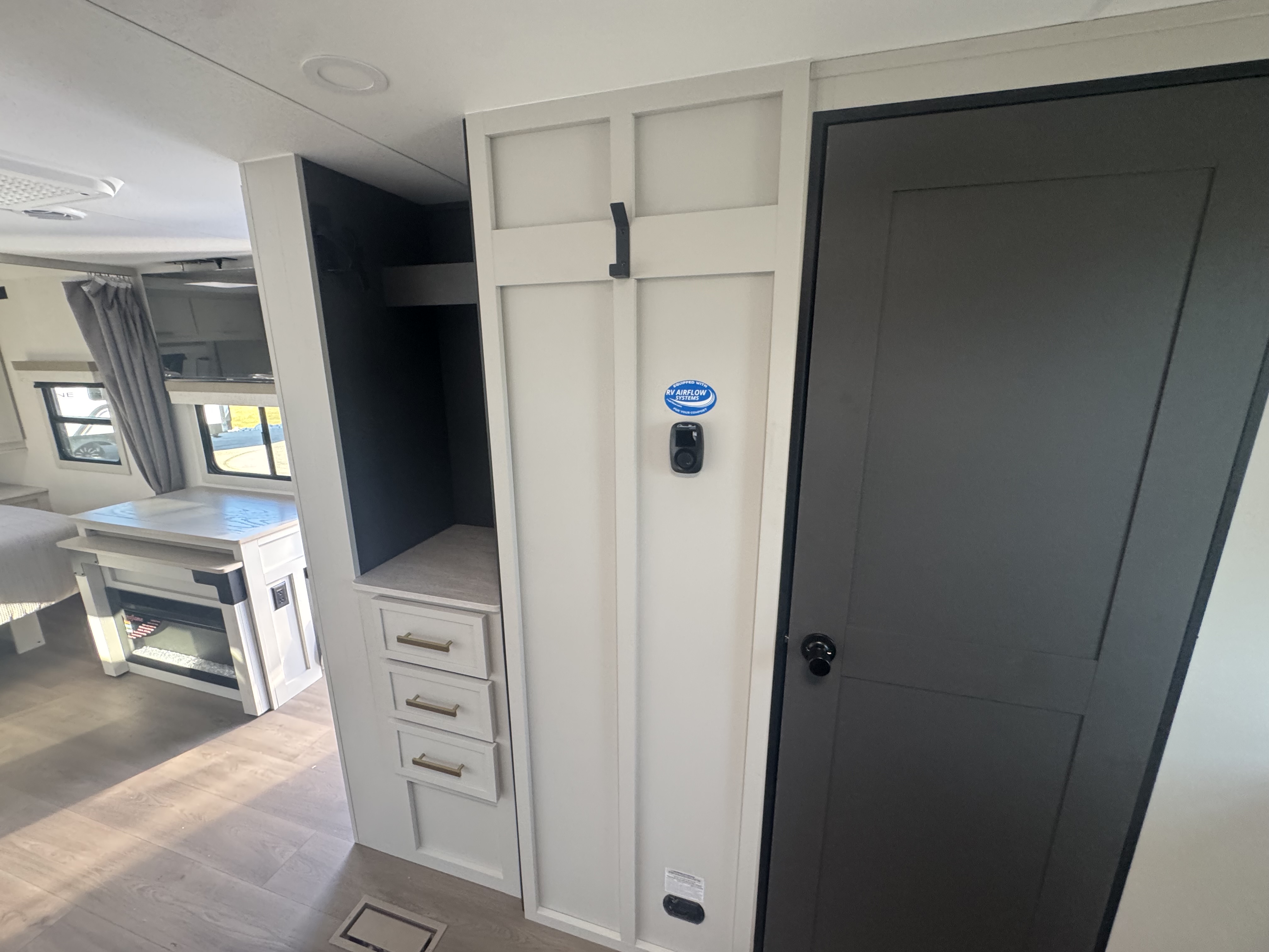 2027 VENTURE RV STRATUS 231VRK - Image 14