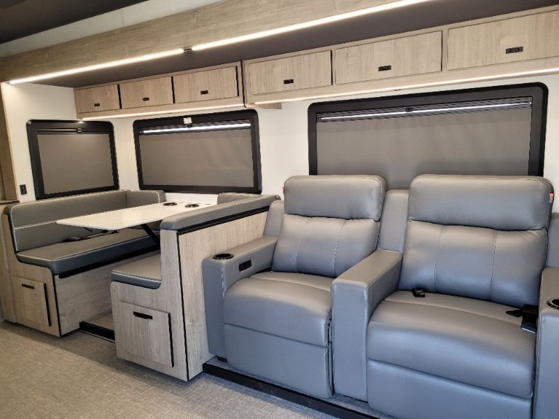 2026 Grand Design Lineage Series F 31ZW - Image 8