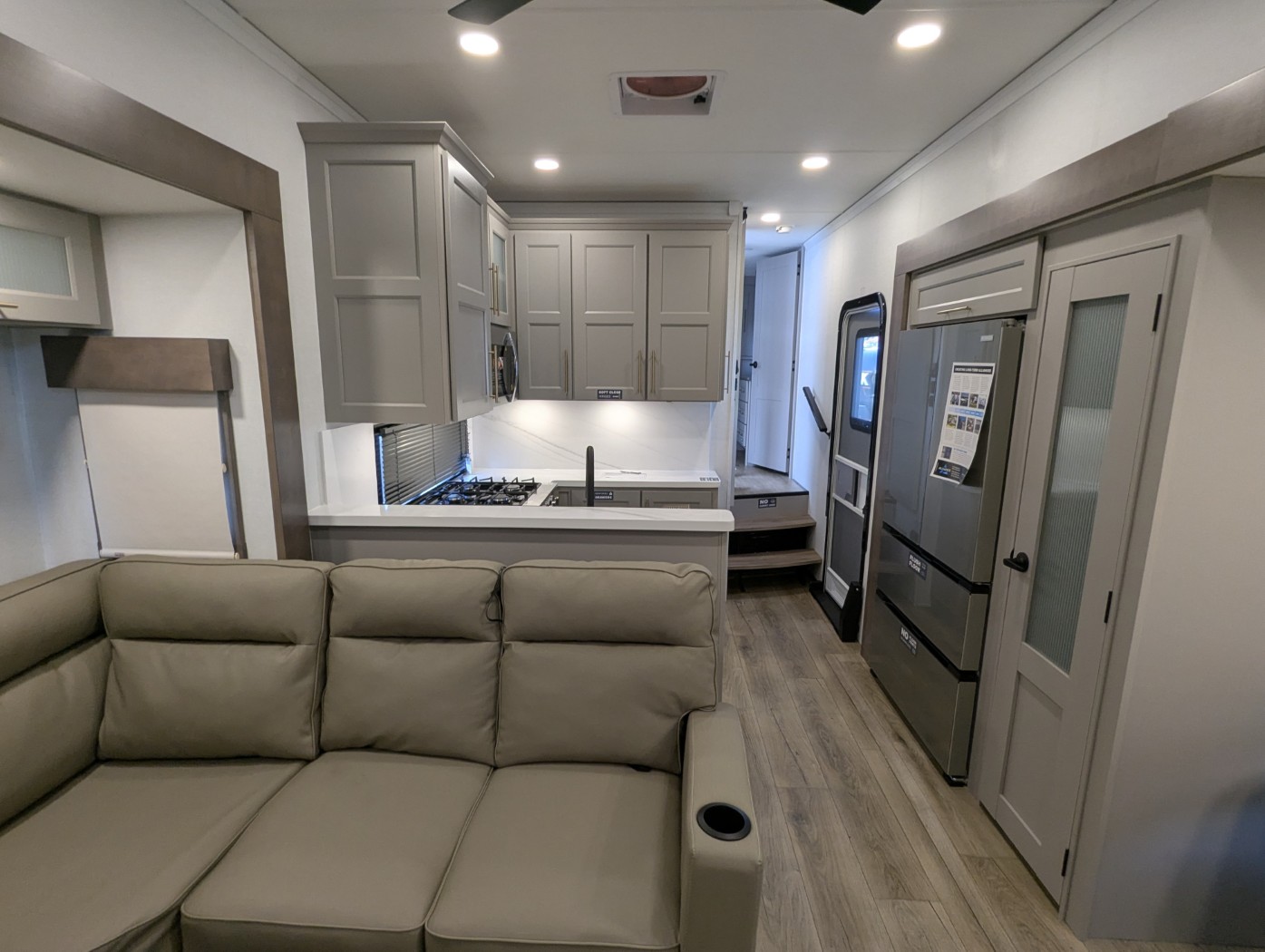 2026 Alliance RV Paradigm 395DS - Image 38