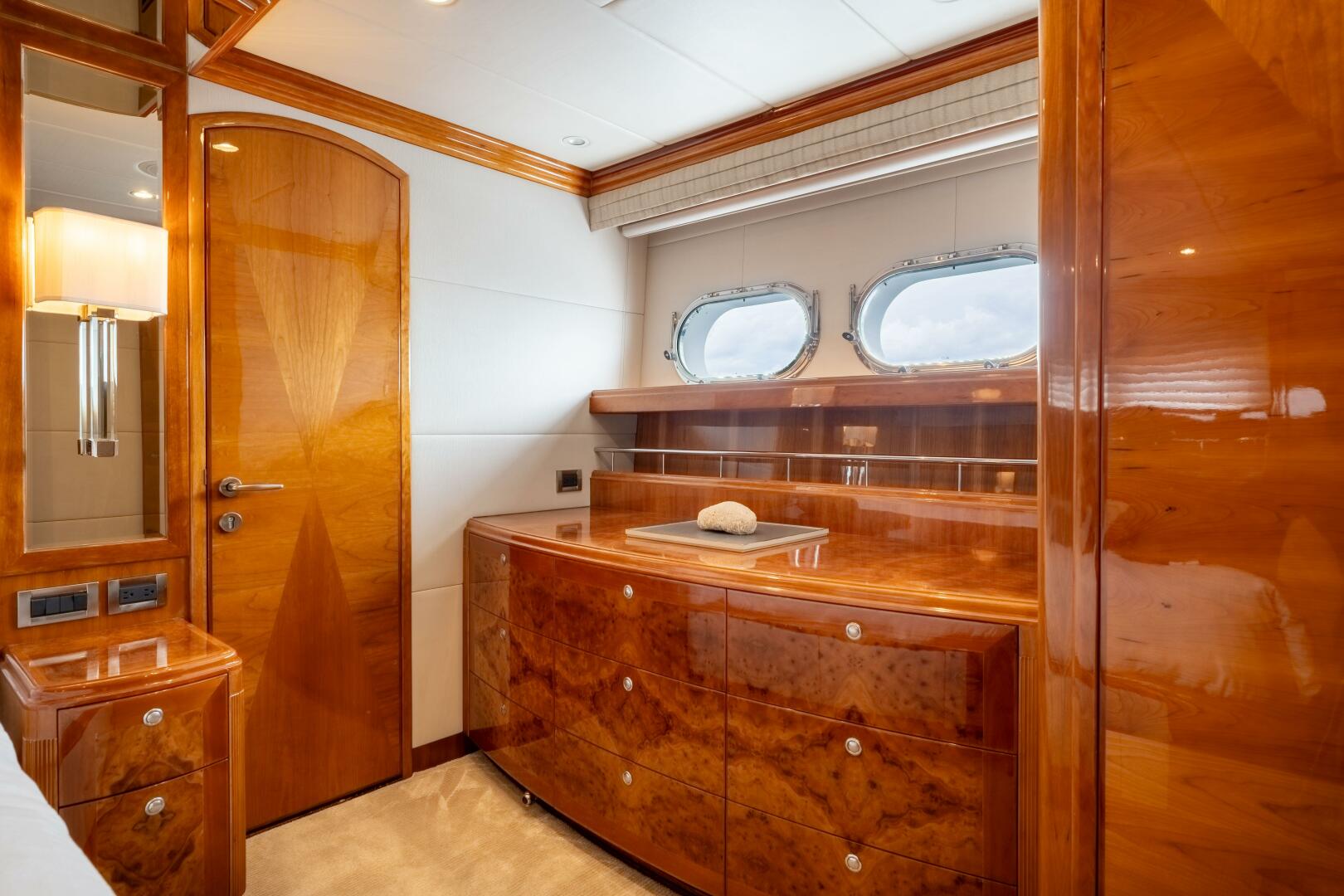 2009 Hargrave Raised Pilothouse - Image 18