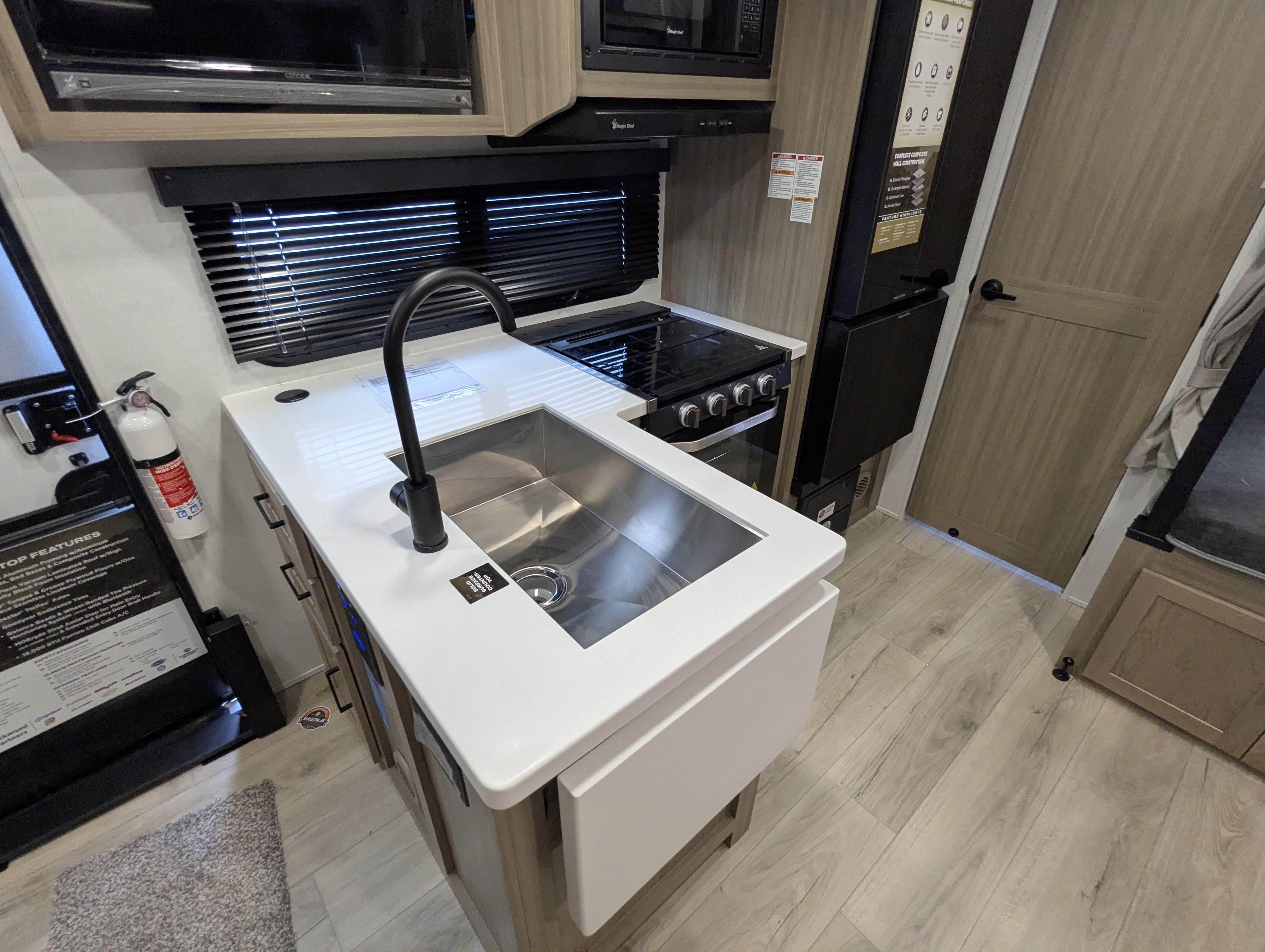 2027 Forest River Rockwood Mini Lite 2520BH - Image 18