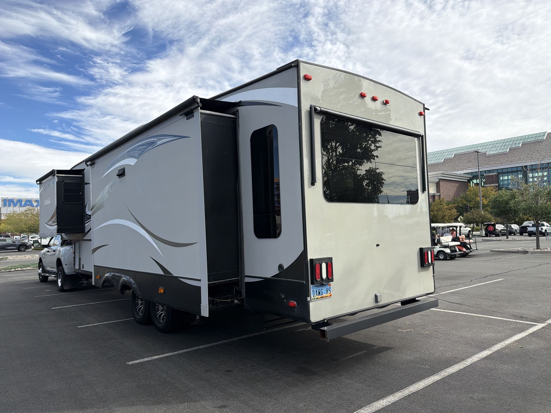 2015 Keystone Montana High Country 353RL - Image 10