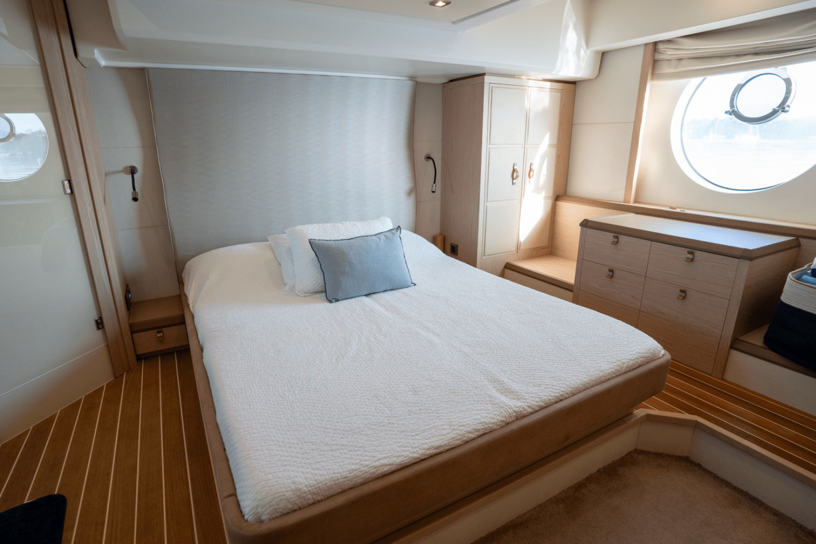 2019 Monte Carlo Yachts MC6 - Image 44