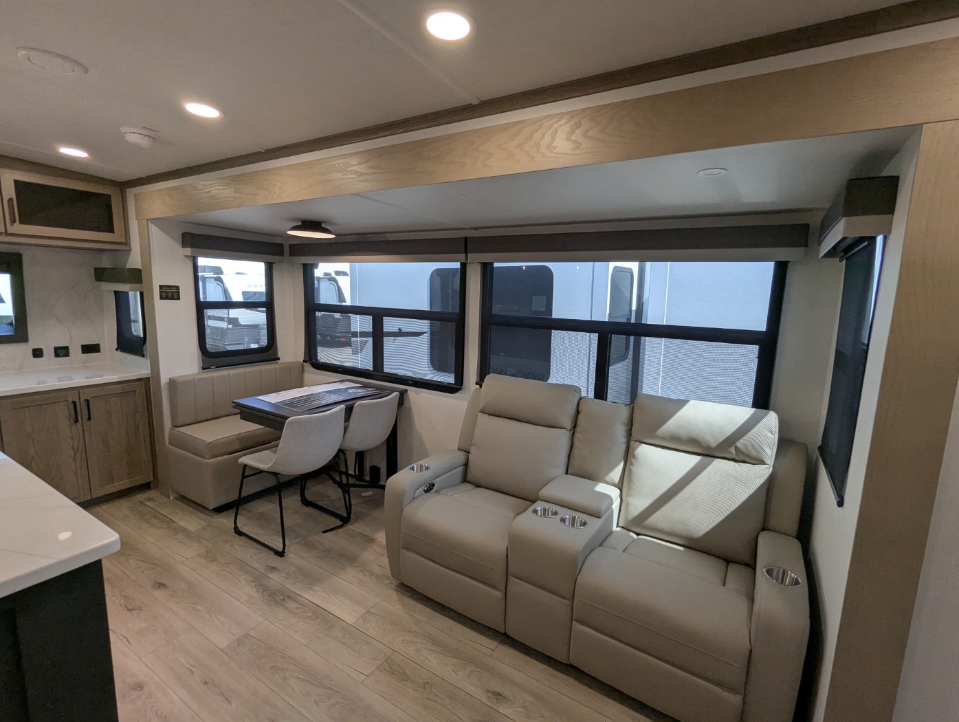 2026 Forest River Rockwood Signature 8339FK - Image 10
