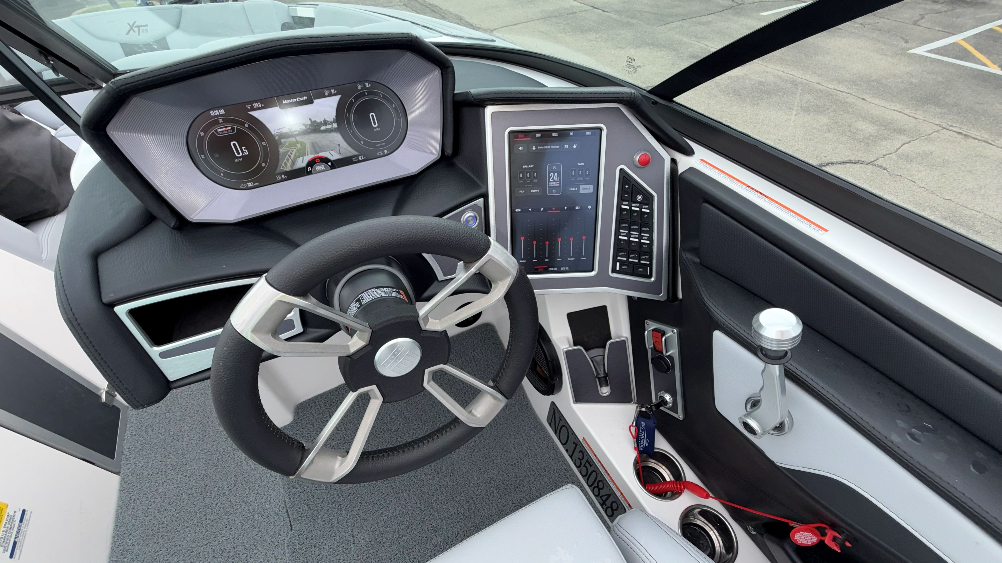 2024 MasterCraft XT25 - Image 32