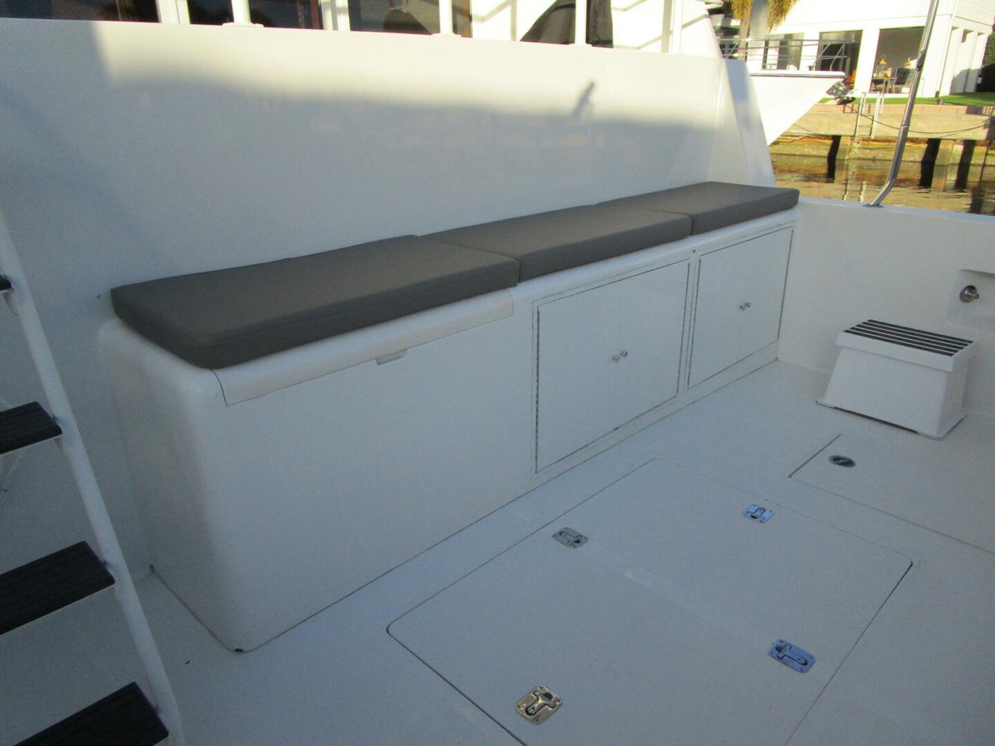 1990 Viking Cockpit Motor Yacht - Image 46