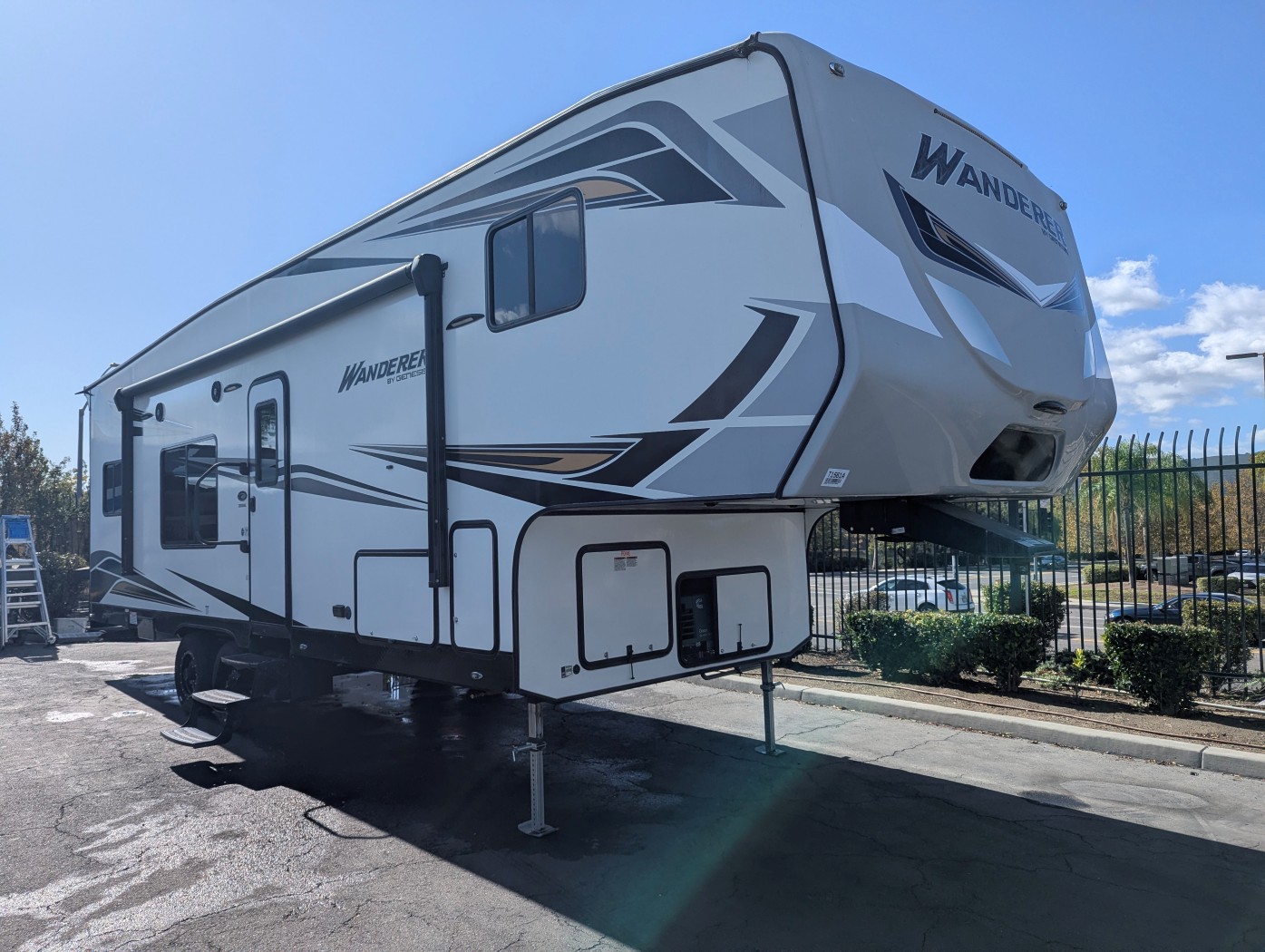 2022 Genesis Supreme Wanderer 28SAWL - Image 1