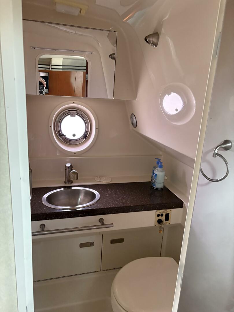 2012 Sea Ray 310 Sundancer - Image 37