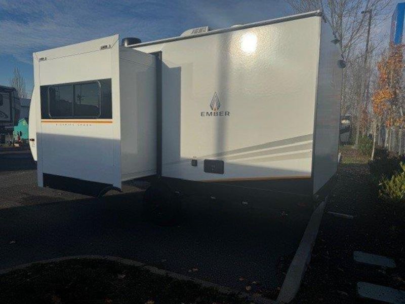 2026 Ember RV E-Series 19ETS - Image 3