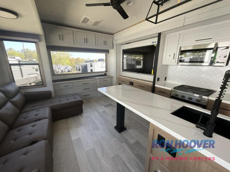 2026 FOREST RIVER 3900HBLR - Image 4