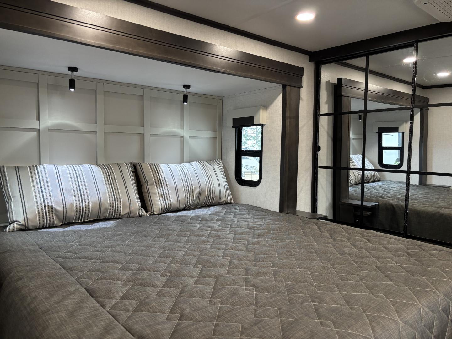 2026 Keystone Alpine 3303CK - Image 30