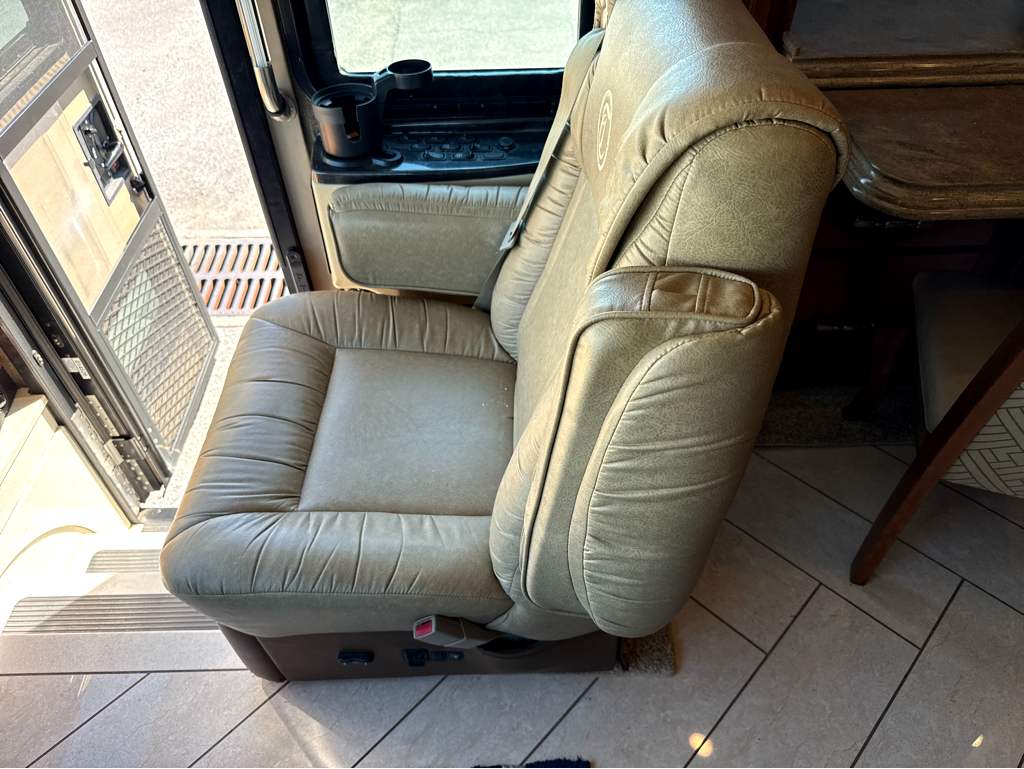 2016 TIFFIN ALLEGRO BUS 40 AP - Image 9
