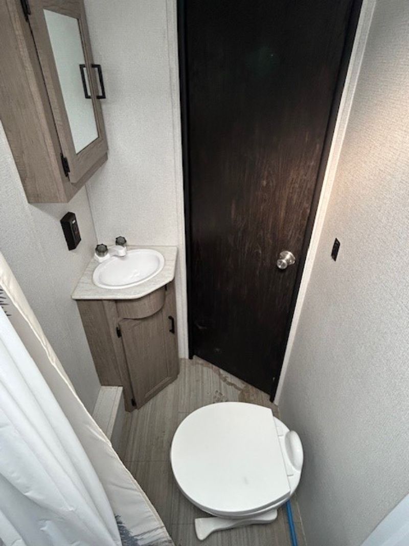 2021 Keystone Hideout East 212BH - Image 15