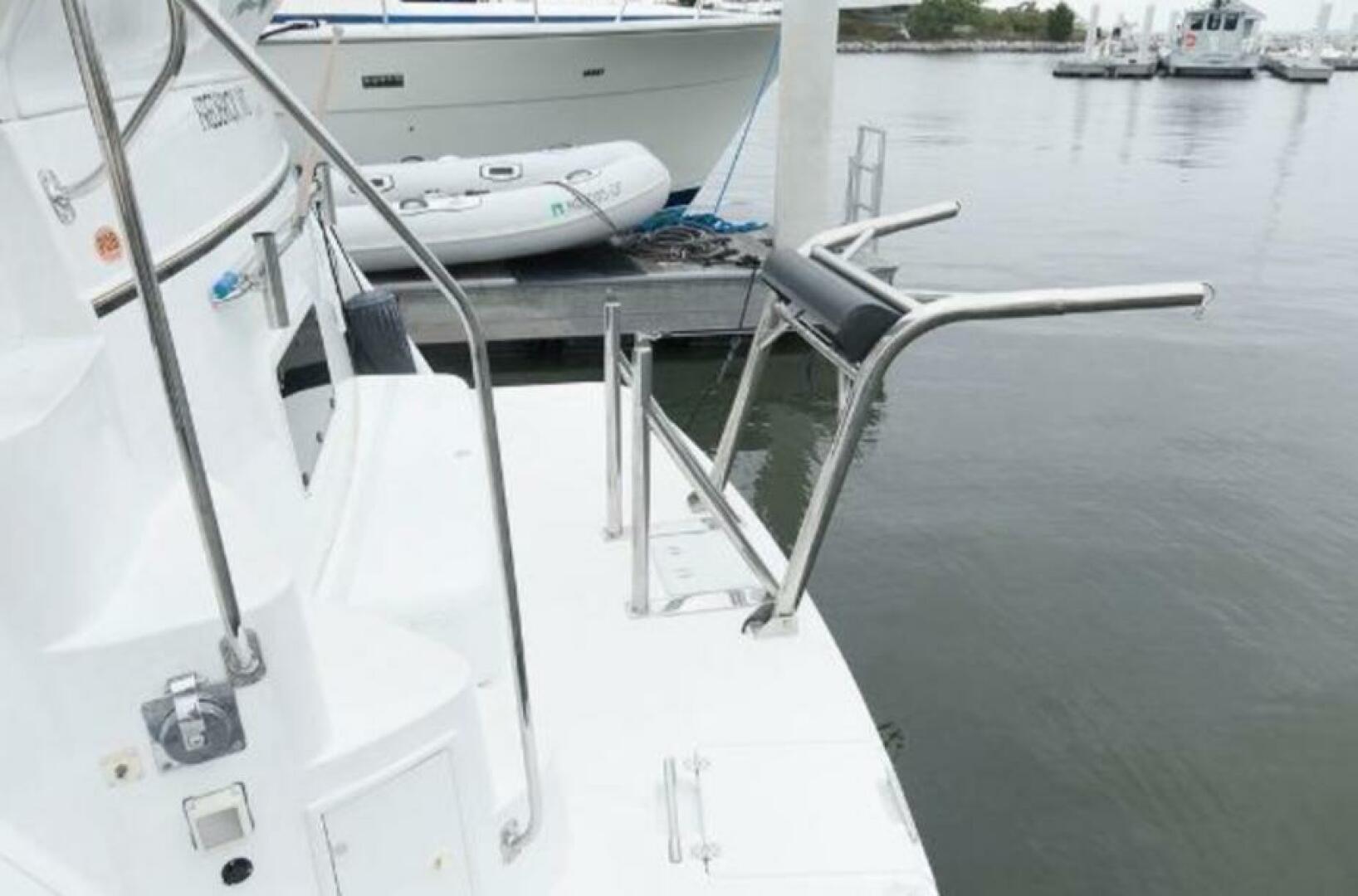 2000 Carver 506 Motor Yacht - Image 3