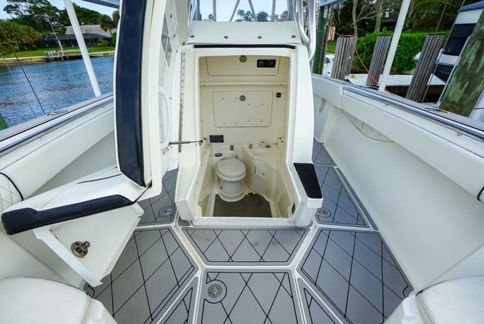 2007 Spectre 37 Center Console - Image 15