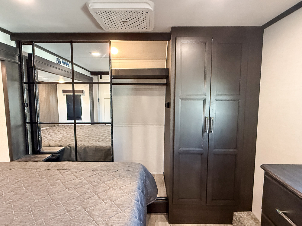 2026 KEYSTONE 380LT - Image 25