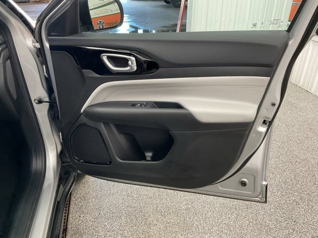 2025 Jeep Compass Limited 4x4 - Image 29