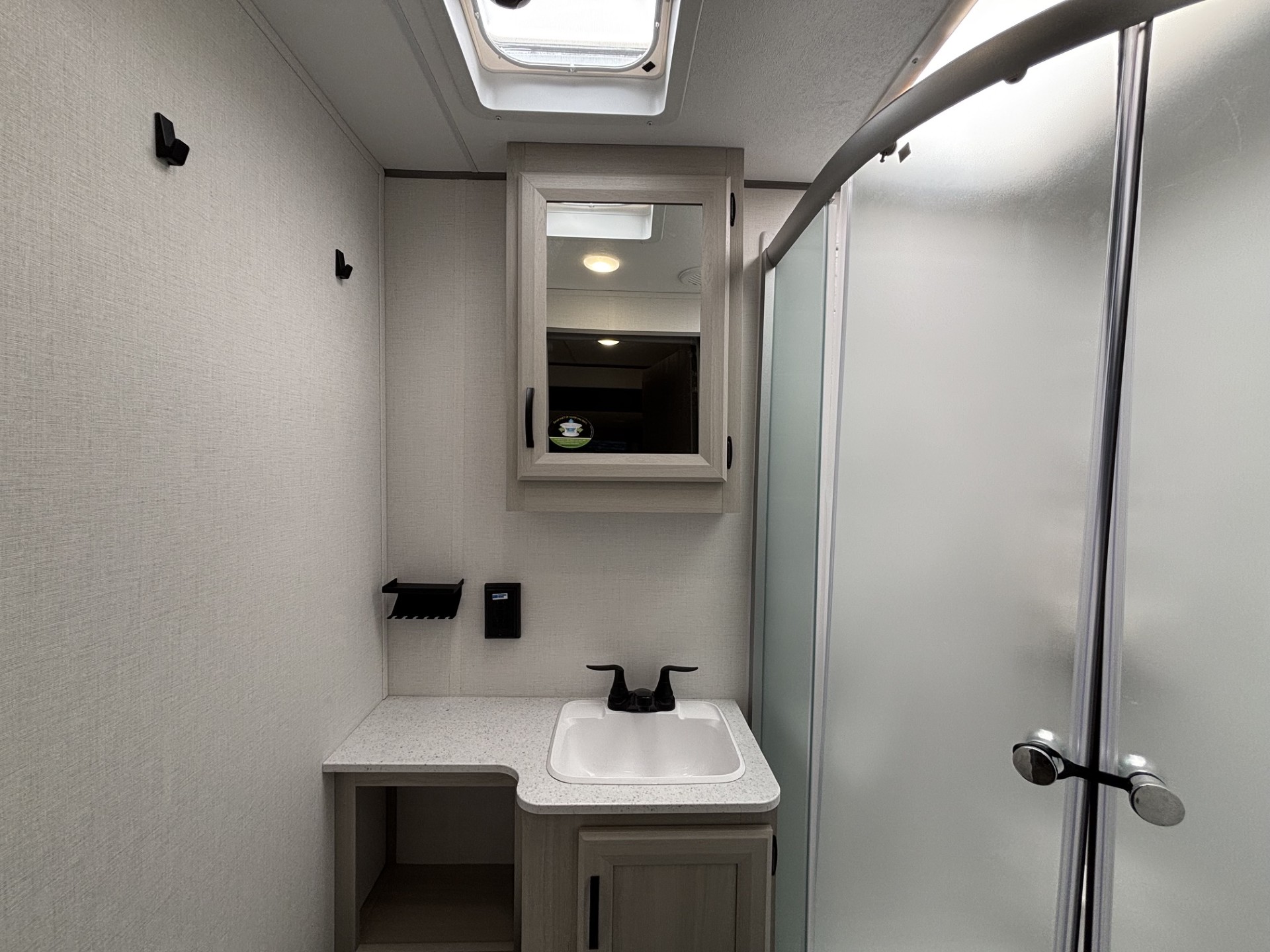 2027 Coachmen Catalina Legacy Edition 333DBDSCK - Image 21