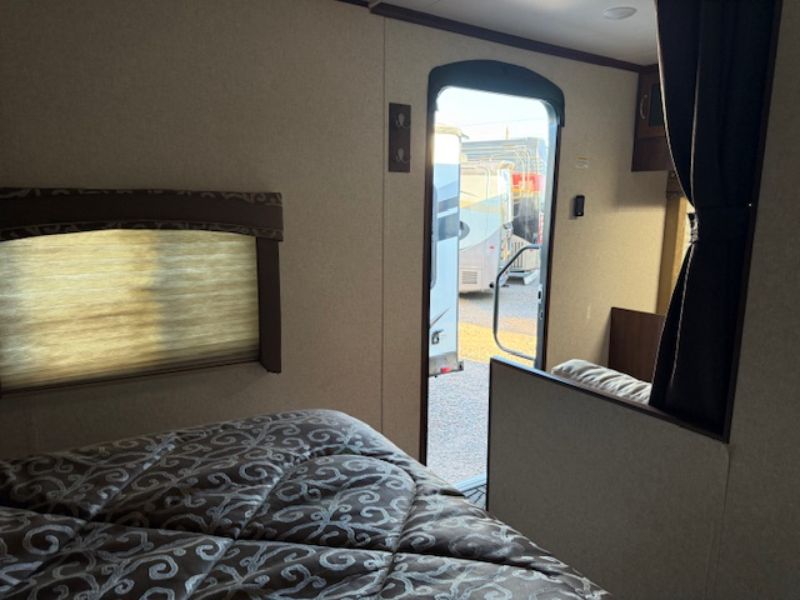 2017 Jayco Jay Flight 23RB - Image 12