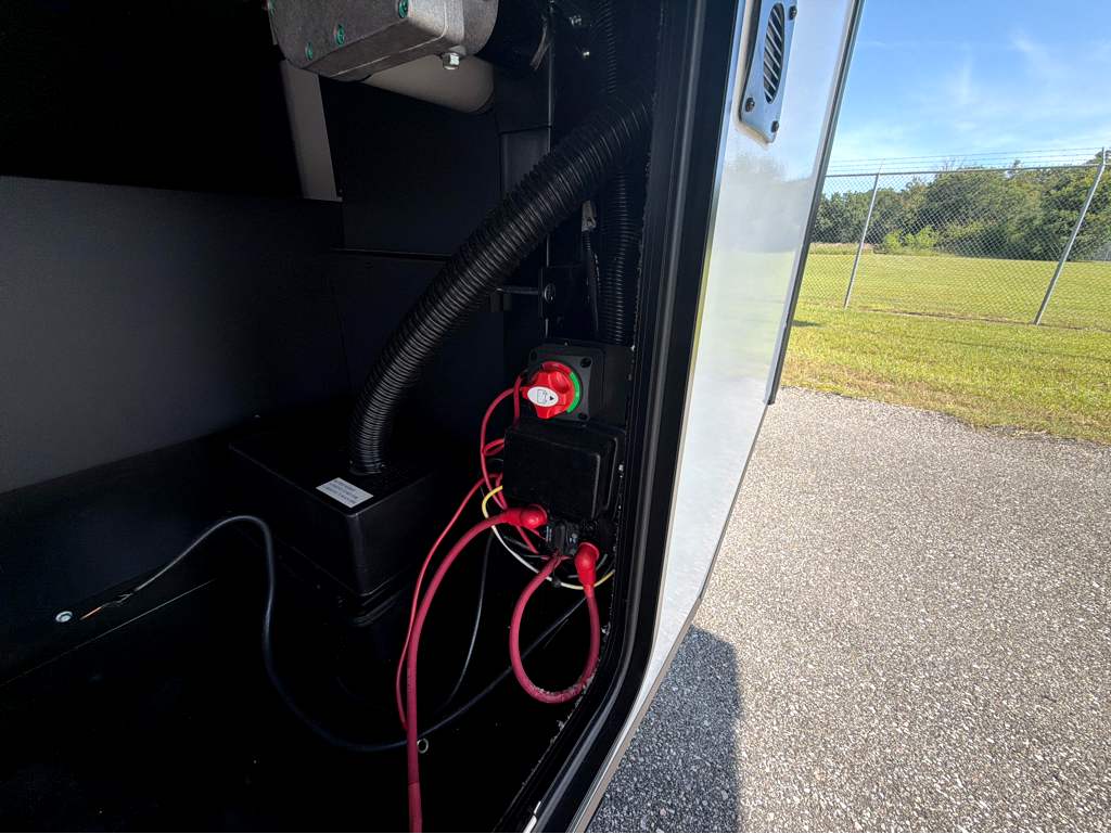 2027 VENTURE RV SPORTTREK 312VTB - Image 8
