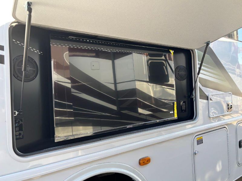 2026 Holiday Rambler Admiral 29M - Image 5