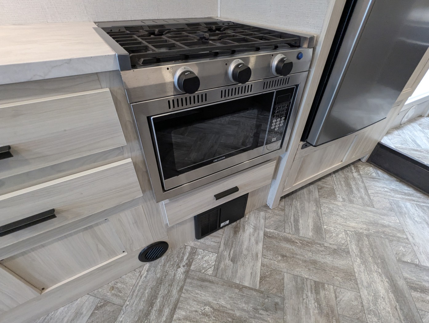2023 Forest River Sunseeker 2850S LE - Image 15