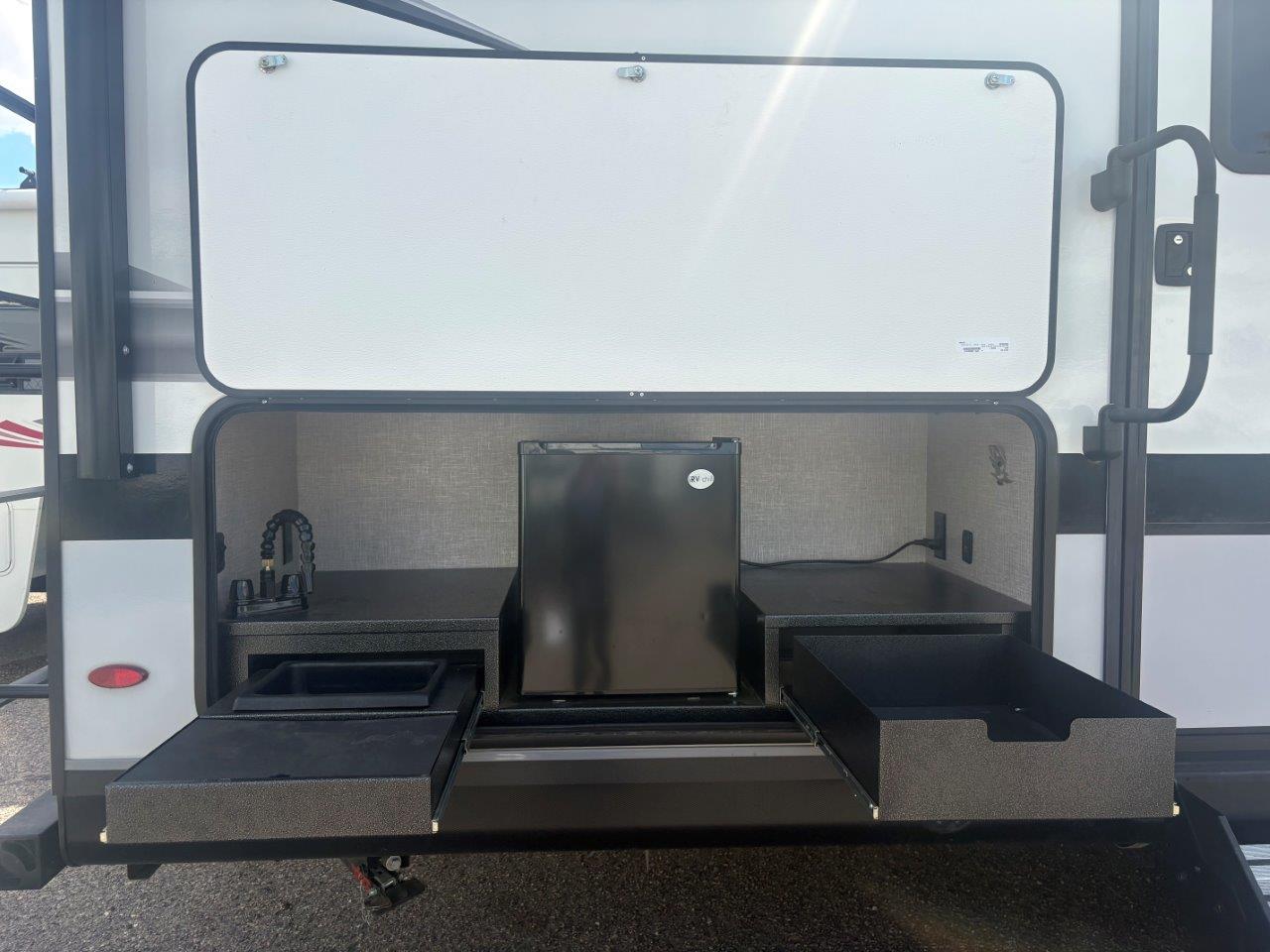 2023 Jayco Jay Feather 24BH - Image 2