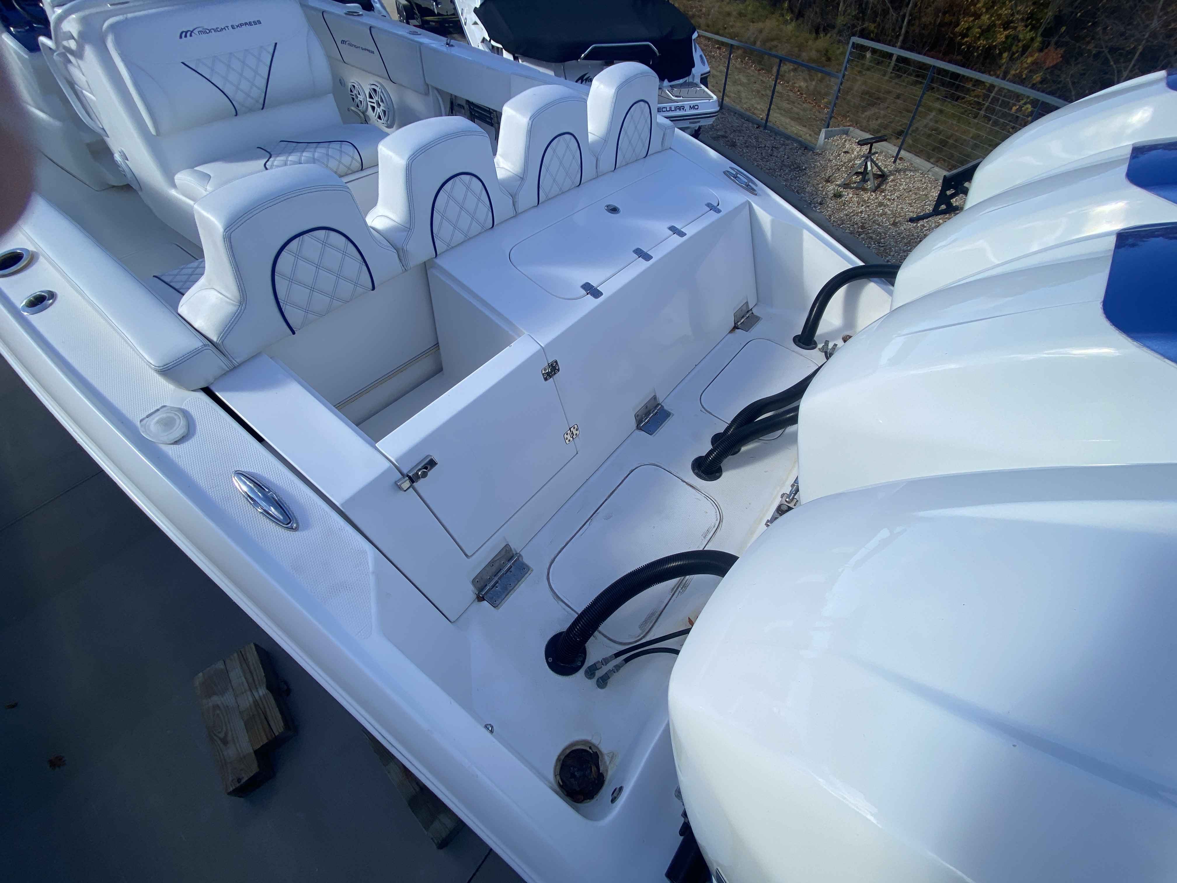 2017 Midnight Express 39 Cuddy  - Image 11