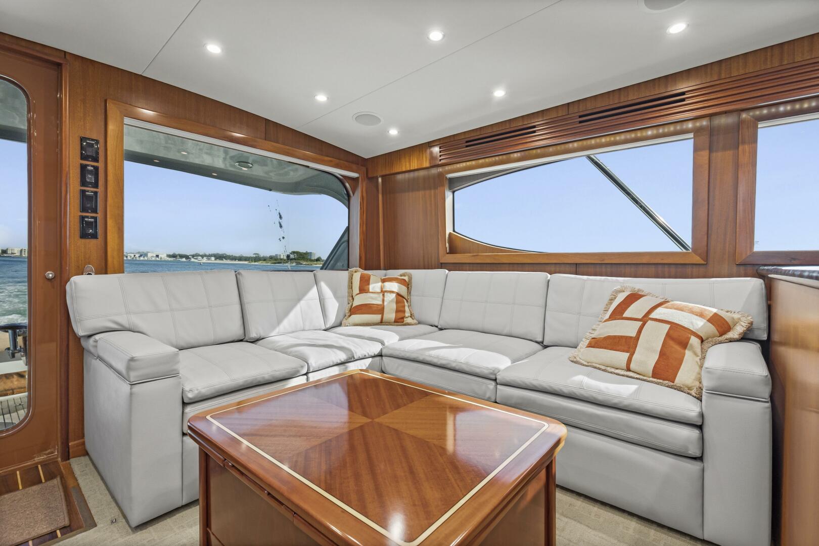 2008 Hatteras 60 Convertible - Image 6