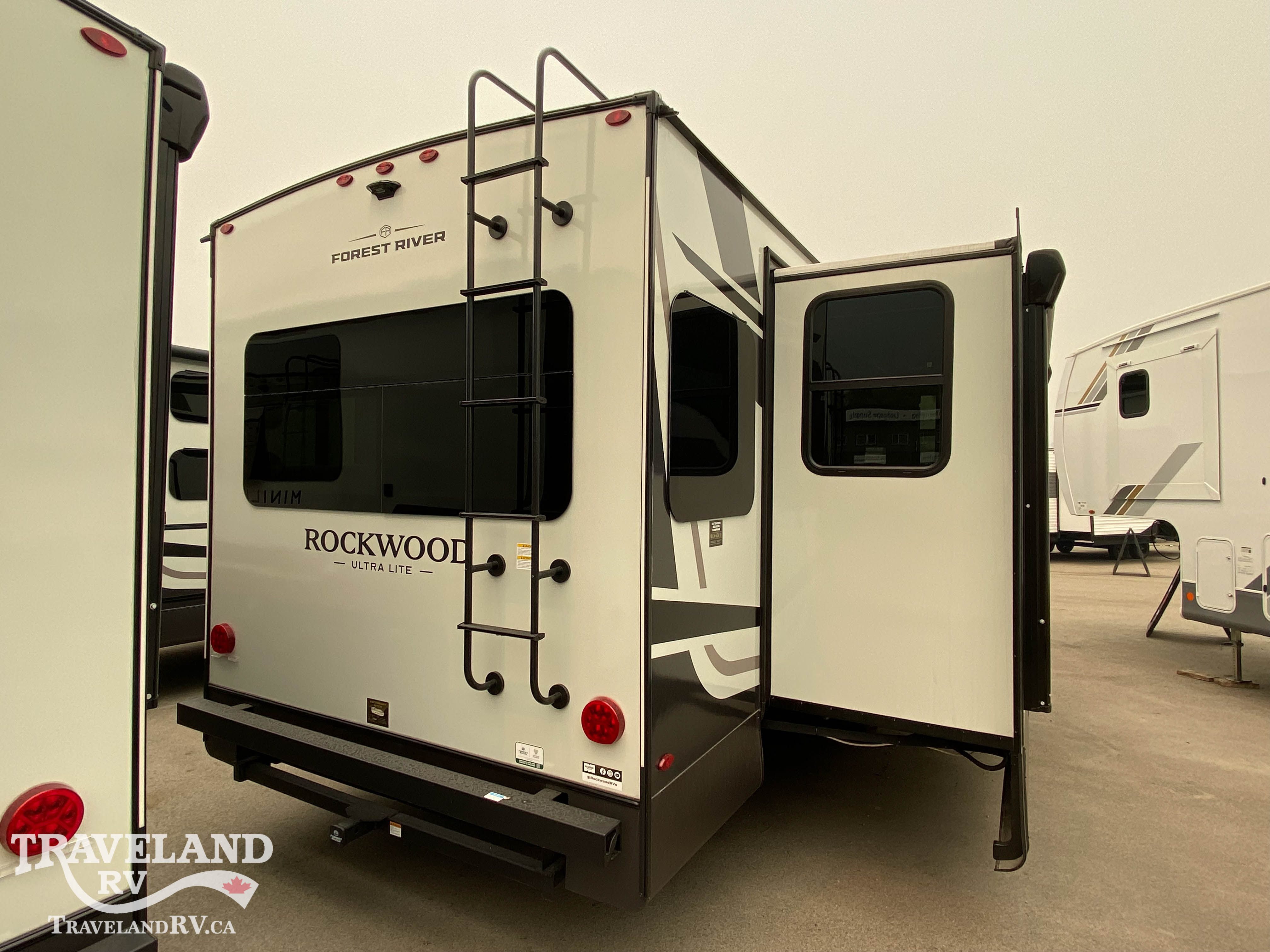 2027 Forest River Rockwood Ultra Lite 2916RL - Image 7
