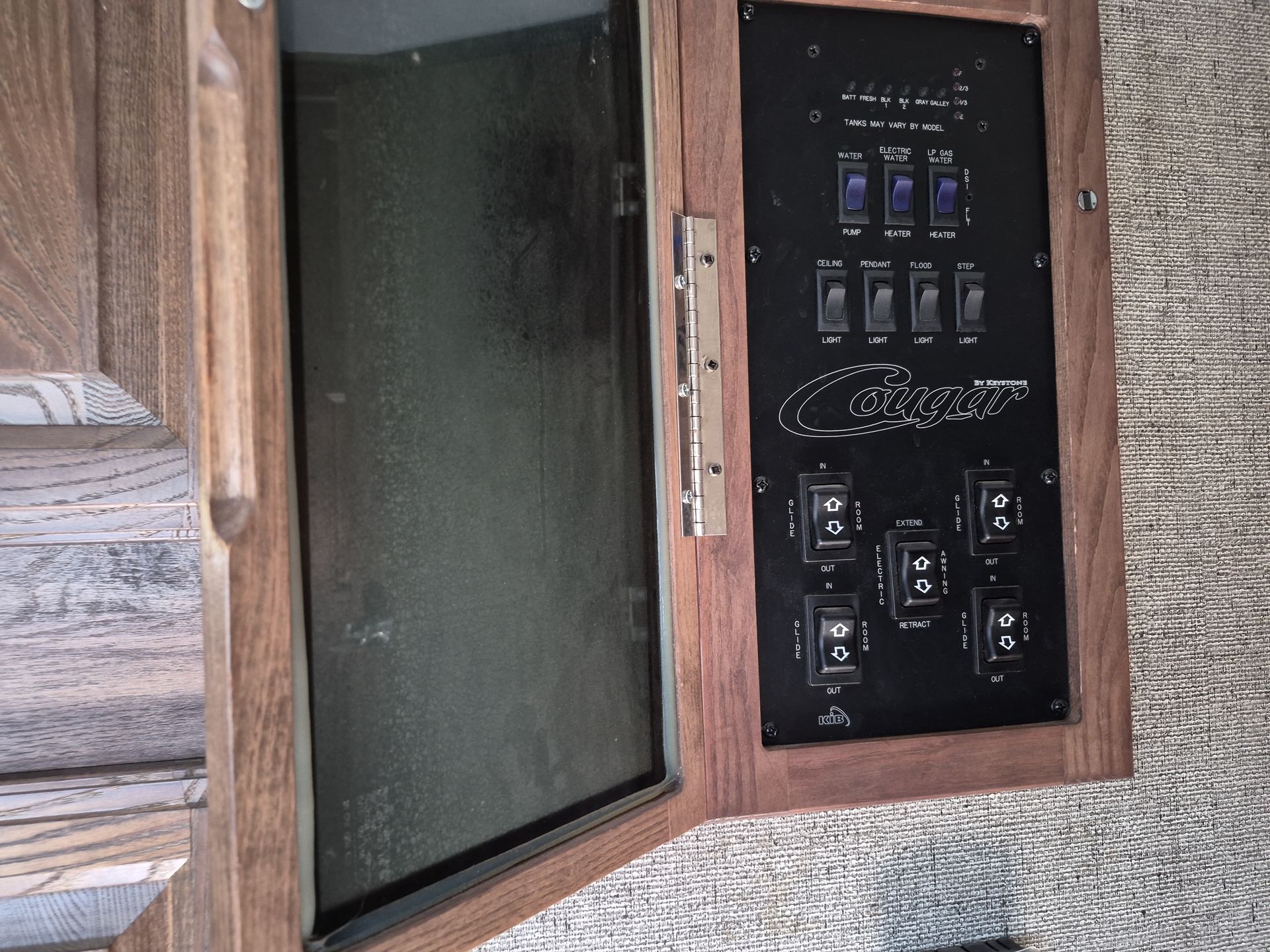 2017 Keystone Cougar 326RDS - Image 14