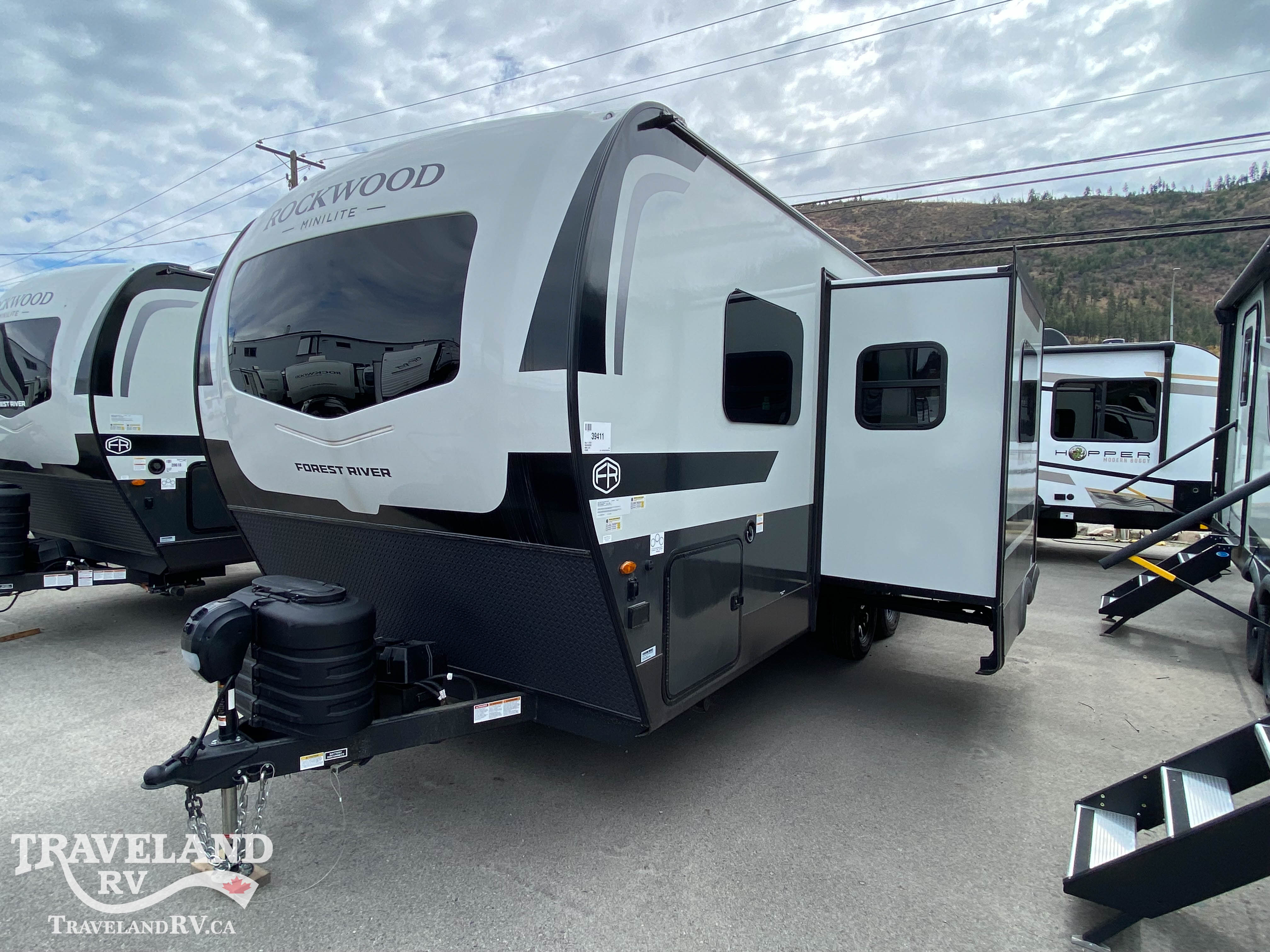 2027 Forest River Rockwood Mini Lite 2205S - Image 5