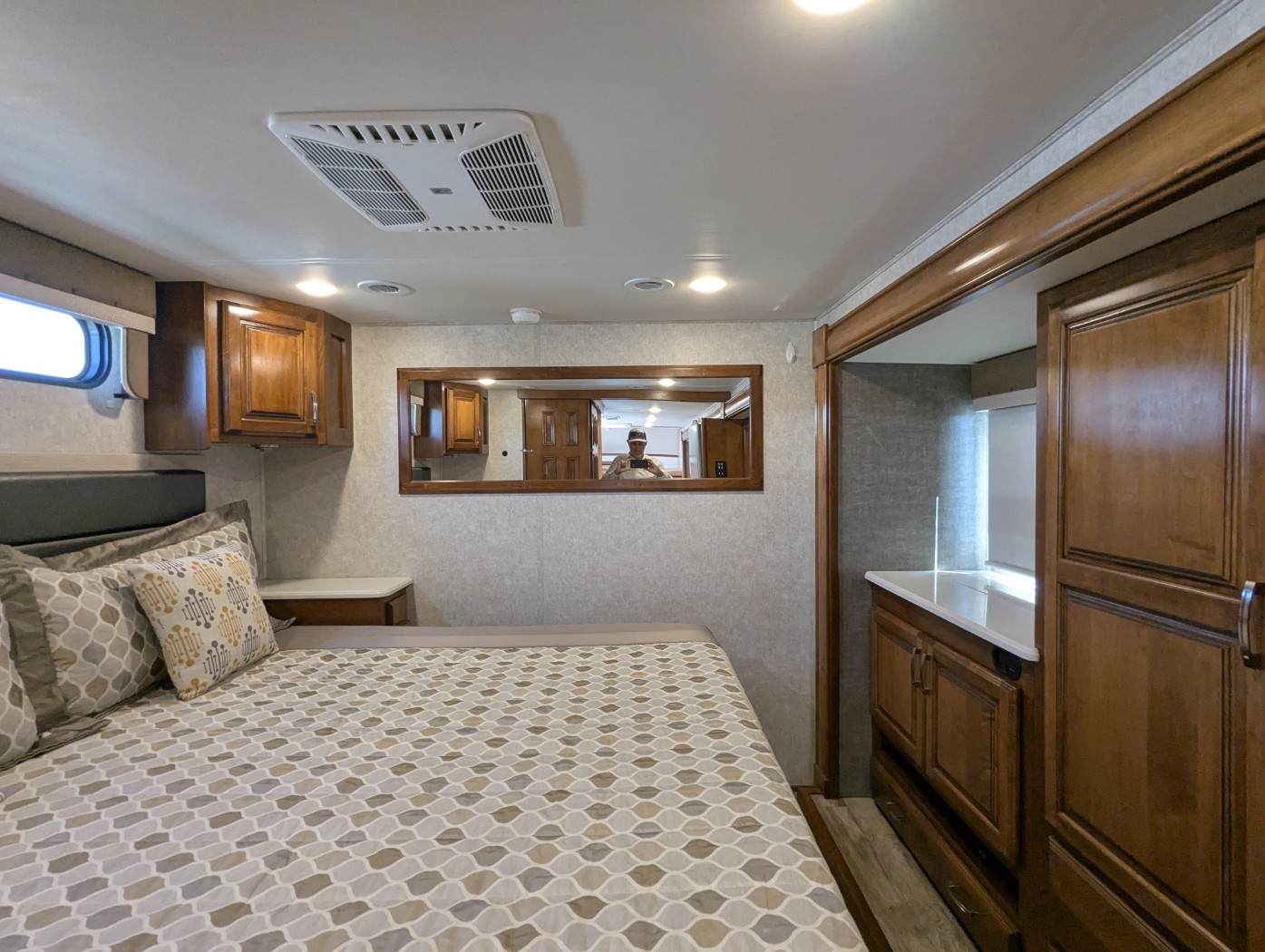 2019 Renegade RV Veracruz 35FWS - Image 23