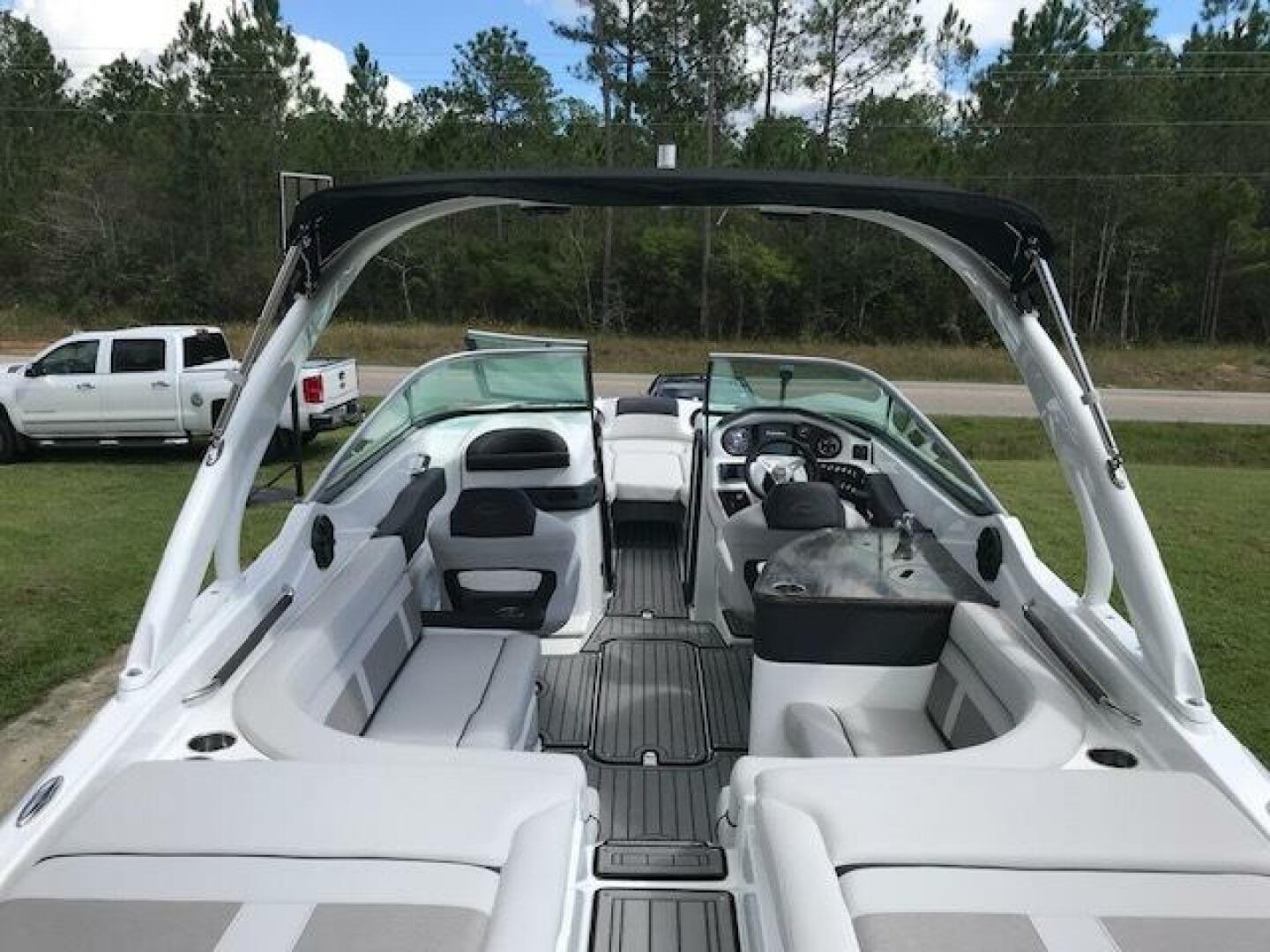 2018 Rinker 29QX - Image 12