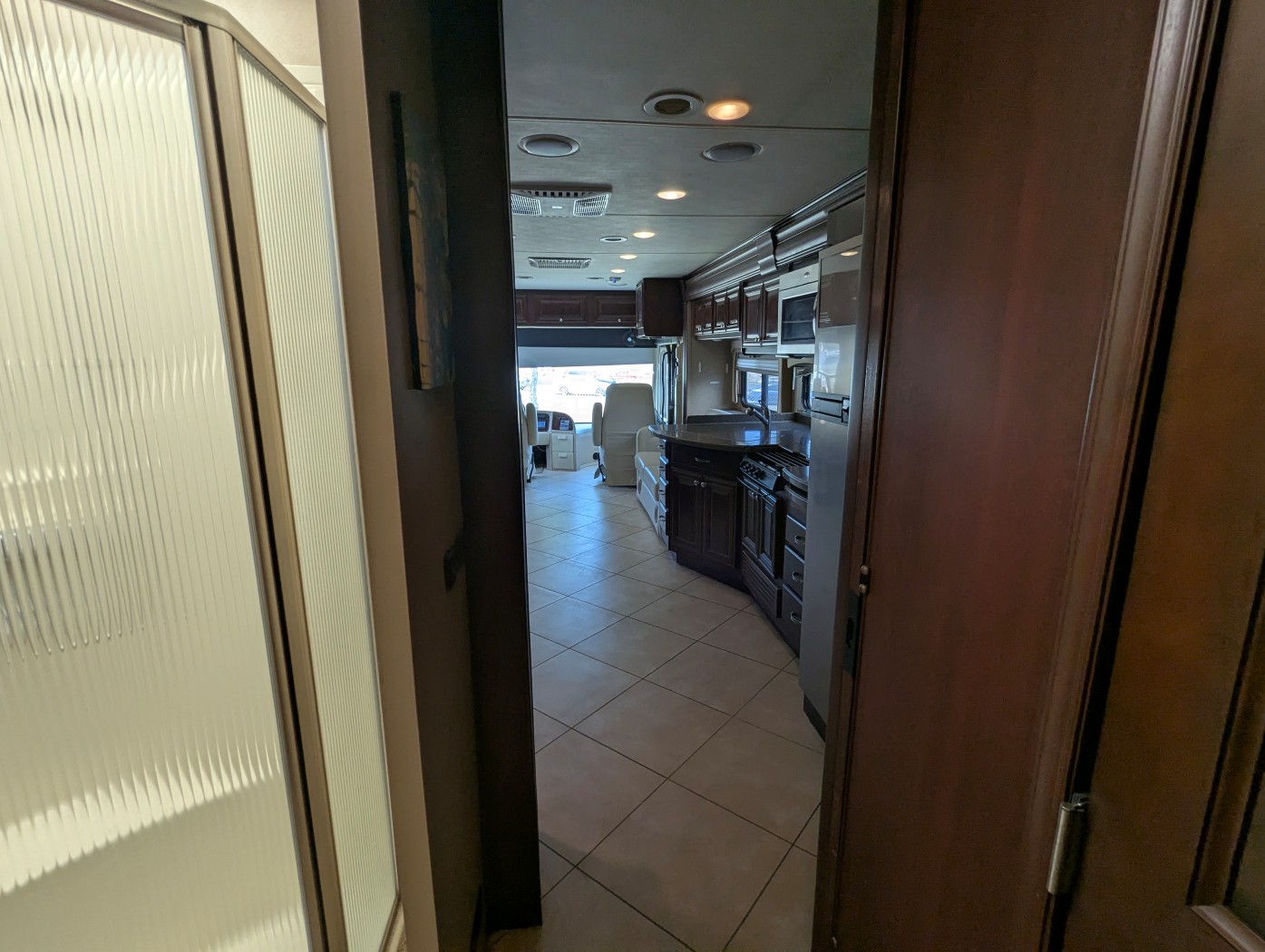 2011 DAMON ASTORIA 40KT - Image 33