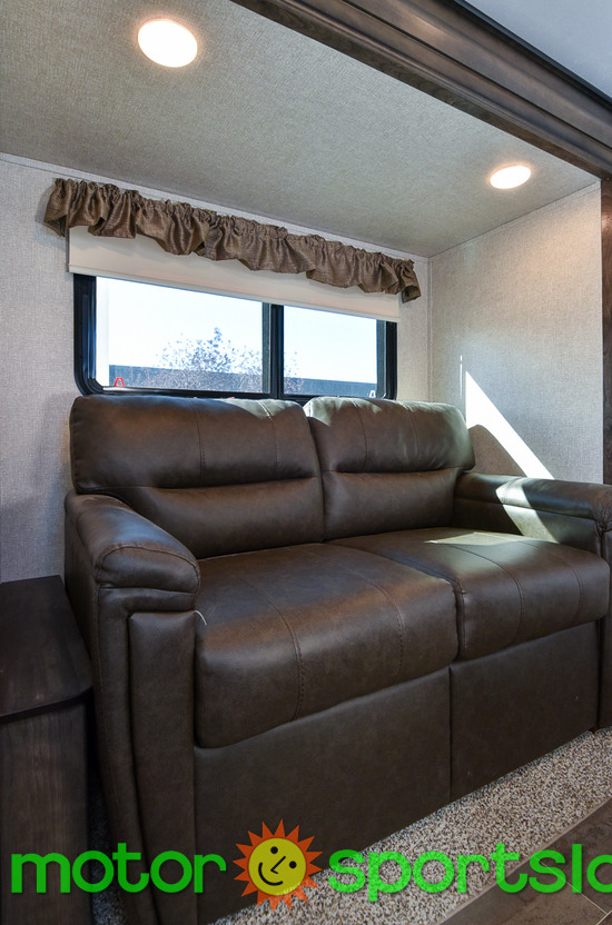 2018 Keystone Montana HM384BR - Image 25