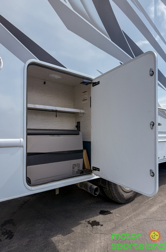 2025 Thor Motor Coach Chateau 27P - Image 32