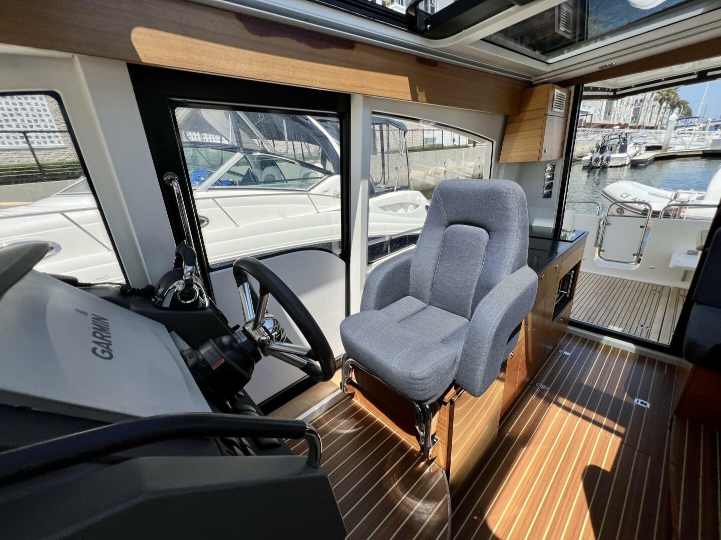 2018 Nimbus 365 Coupe - Image 45