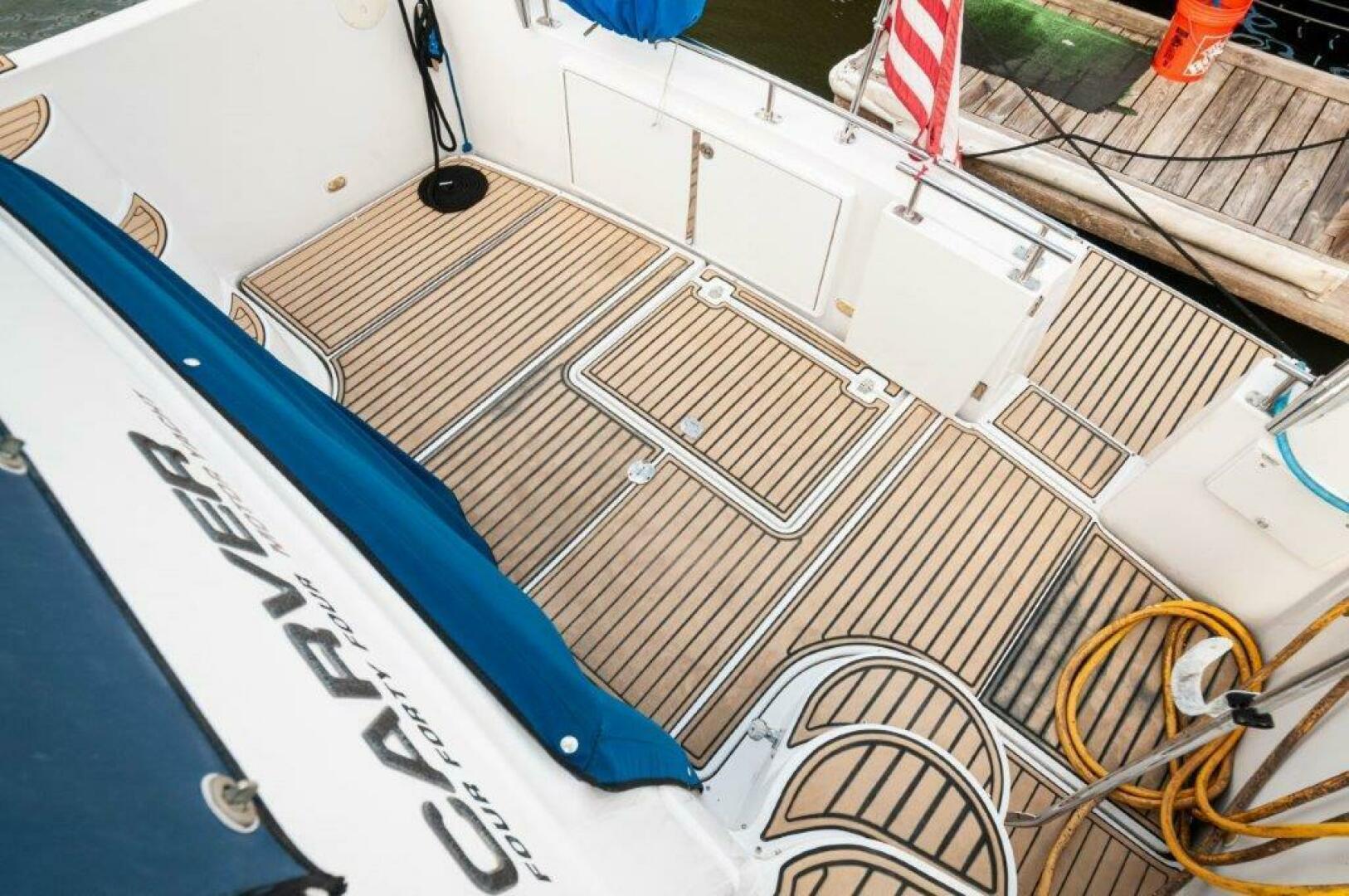 2002 Carver 444 Cockpit Motor Yacht - Image 13