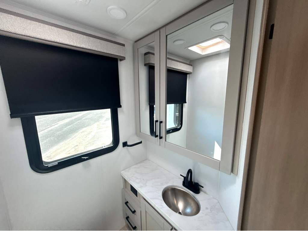 2027 JAYCO GREYHAWK 29MV - Image 30