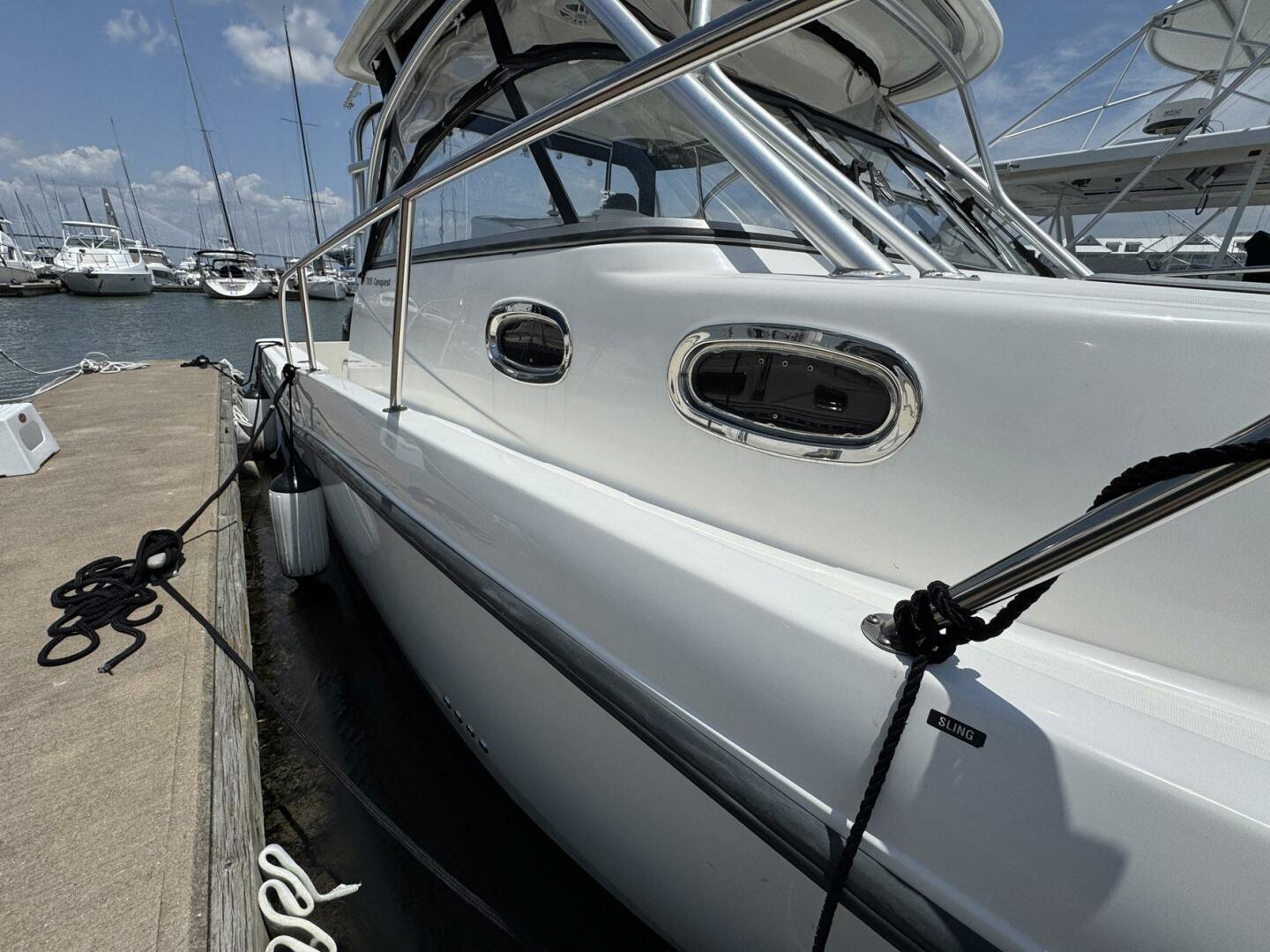 2011 Boston Whaler 305 Conquest - Image 8